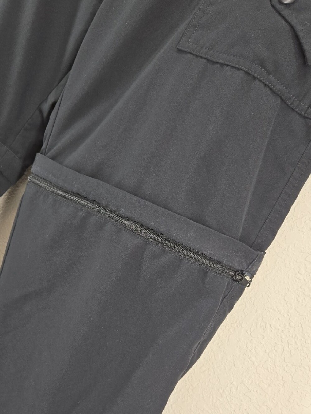 Women’s Black Straight-Leg Cargo Pants with Zip-Off Legs - Picture 9 of 13